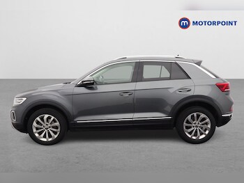 Used Volkswagen T-Roc 2023 for sale - 76710397: Photo