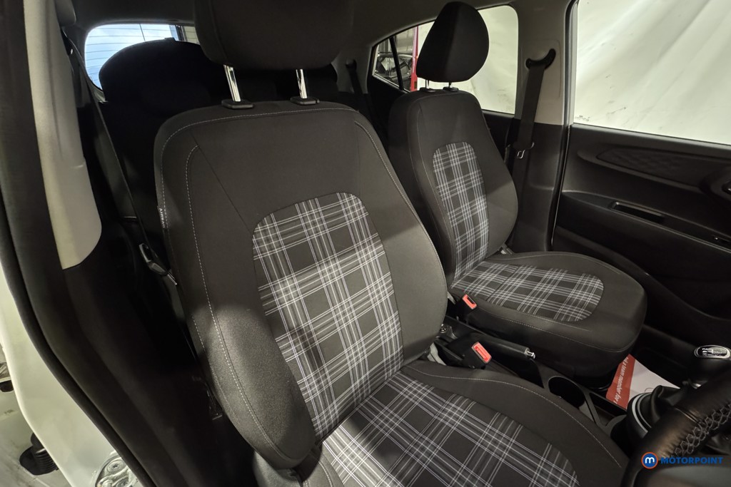 Used Hyundai i10 2023 for sale - 77225990: Photo 9