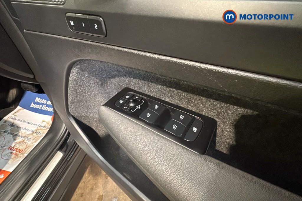 Used Volvo XC40 for sale - 77914179: Photo 25