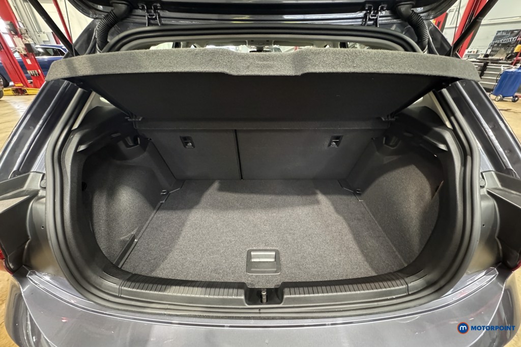 Used Volkswagen Polo 2024 for sale - 77592959: Photo 37