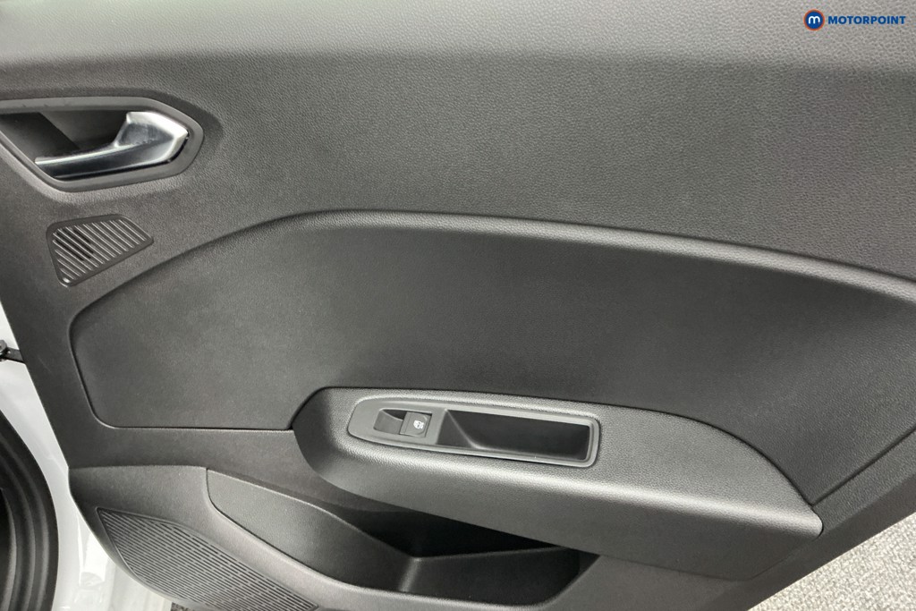 Used Renault Clio 2024 for sale - 76428674: Photo 29