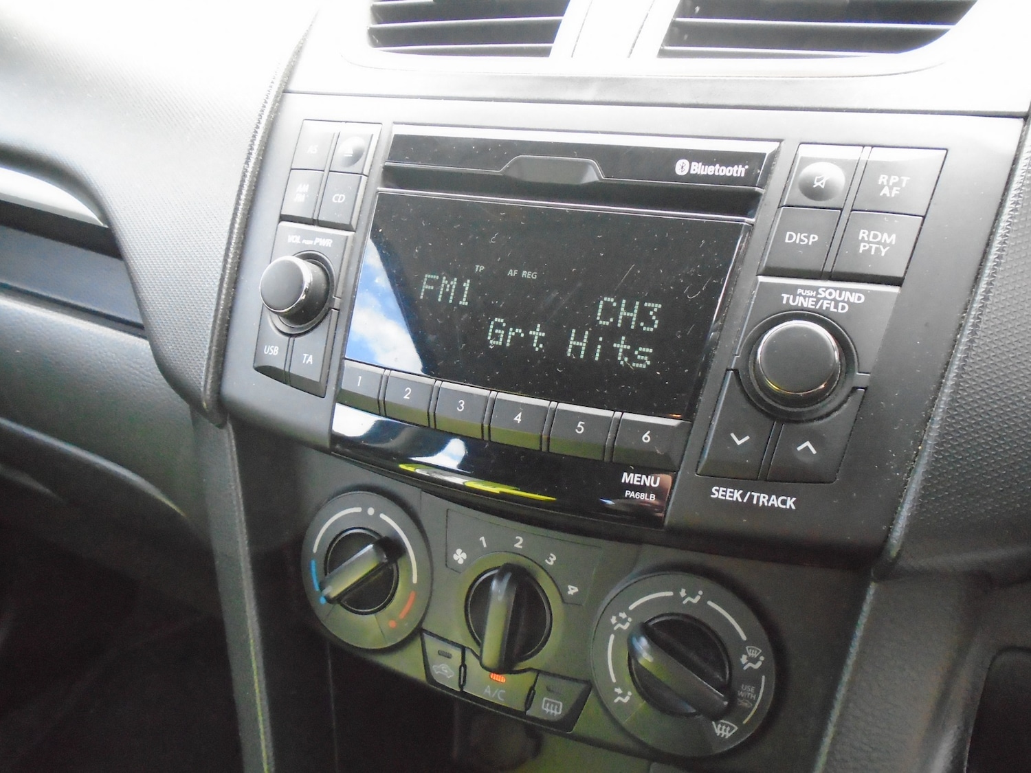 Used Suzuki Swift 2015 for sale - 75673331: Photo 12