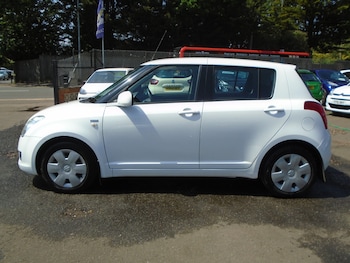 Used Suzuki Swift 2010 for sale - 78644032: Photo