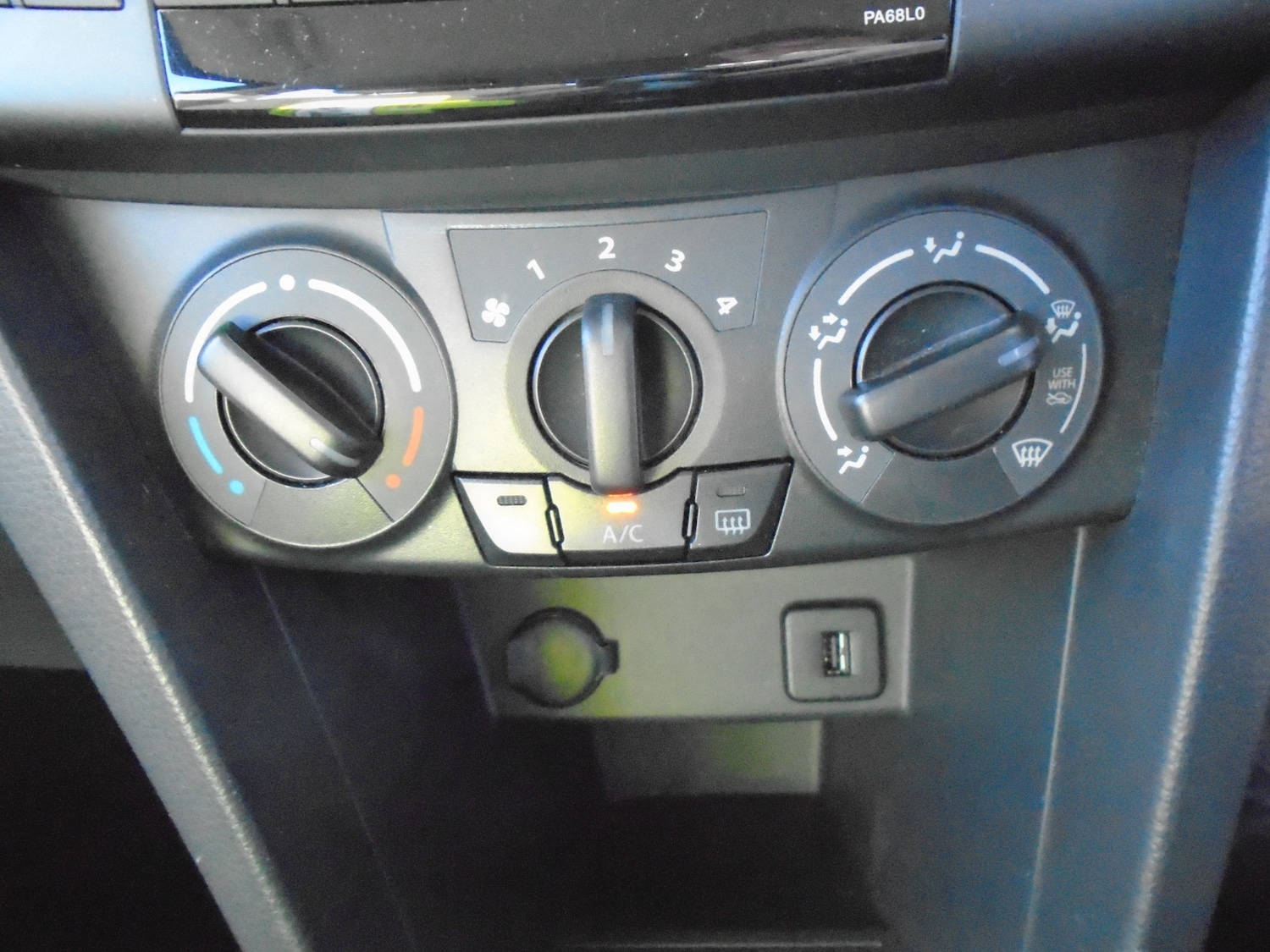 Used Suzuki Swift 2012 for sale - 77283870: Photo 9