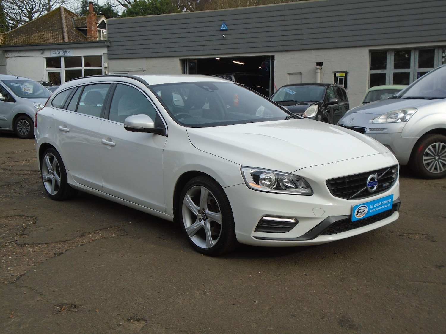 Used Volvo V60 2014 for sale - 77529316: Photo 1