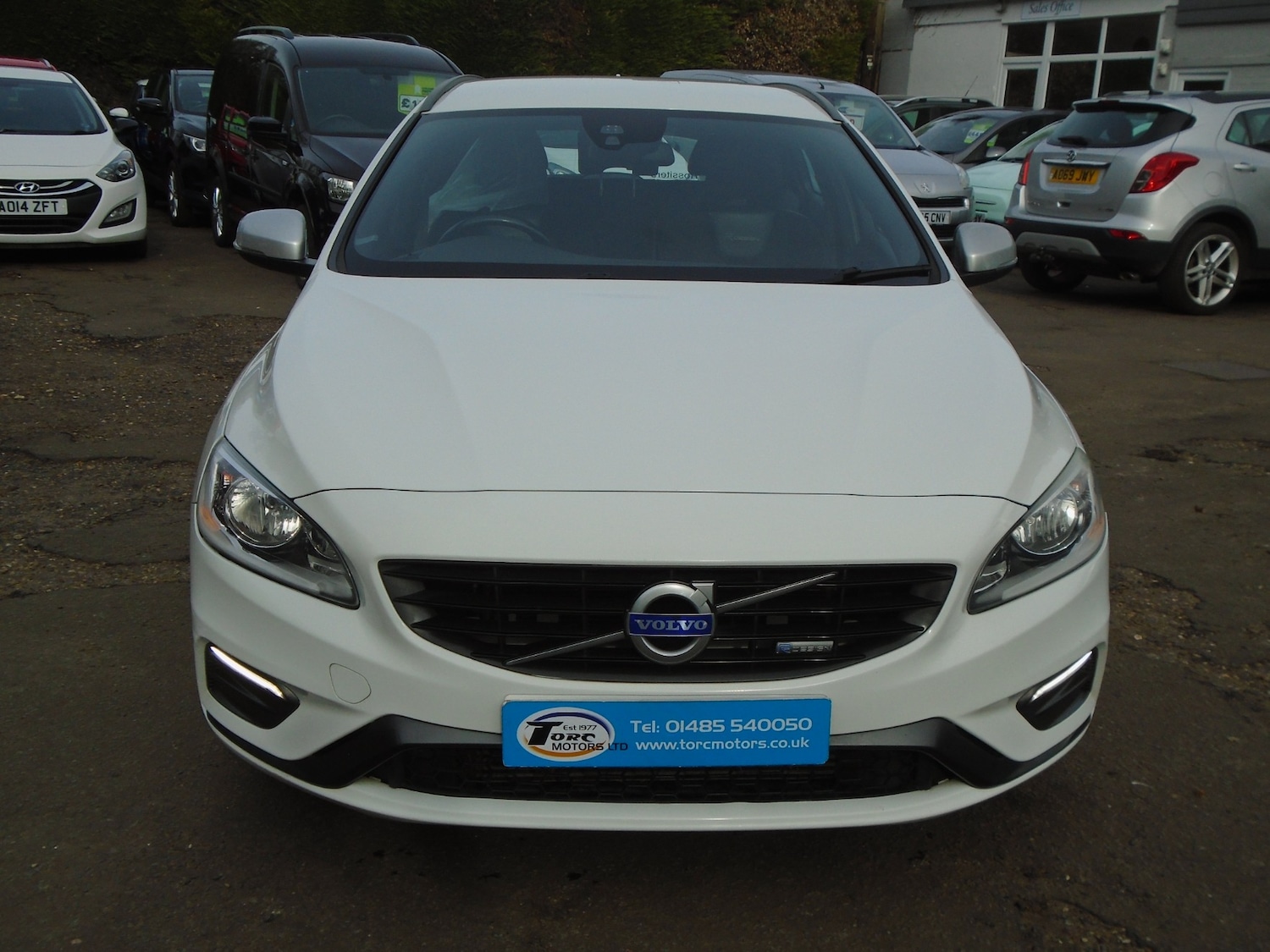 Used Volvo V60 2014 for sale - 77529316: Photo 2