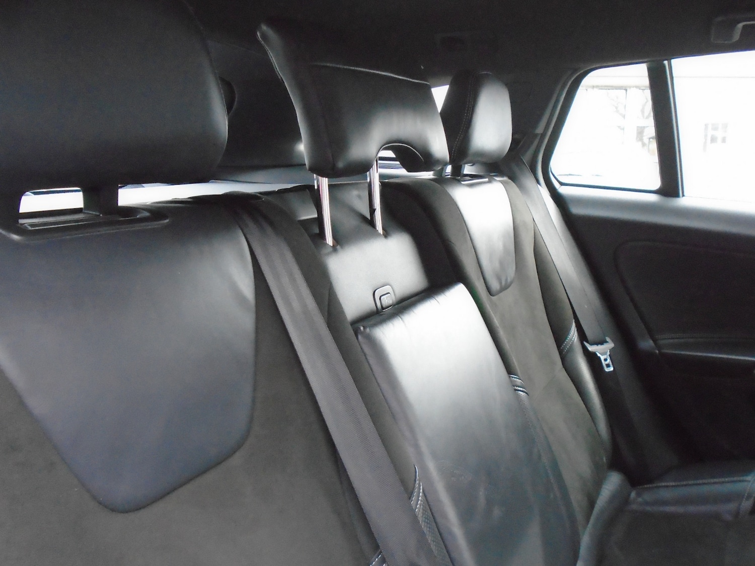 Used Volvo V60 2014 for sale - 77529316: Photo 9