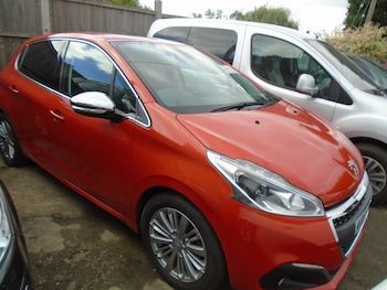 Used Peugeot 208 2017 for sale - 78776633: Photo