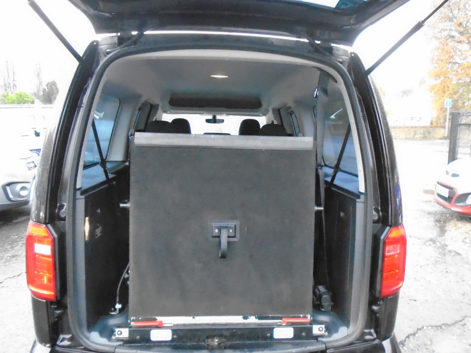 Used Volkswagen Caddy Maxi Life 2018 for sale - 76696740: Photo 8