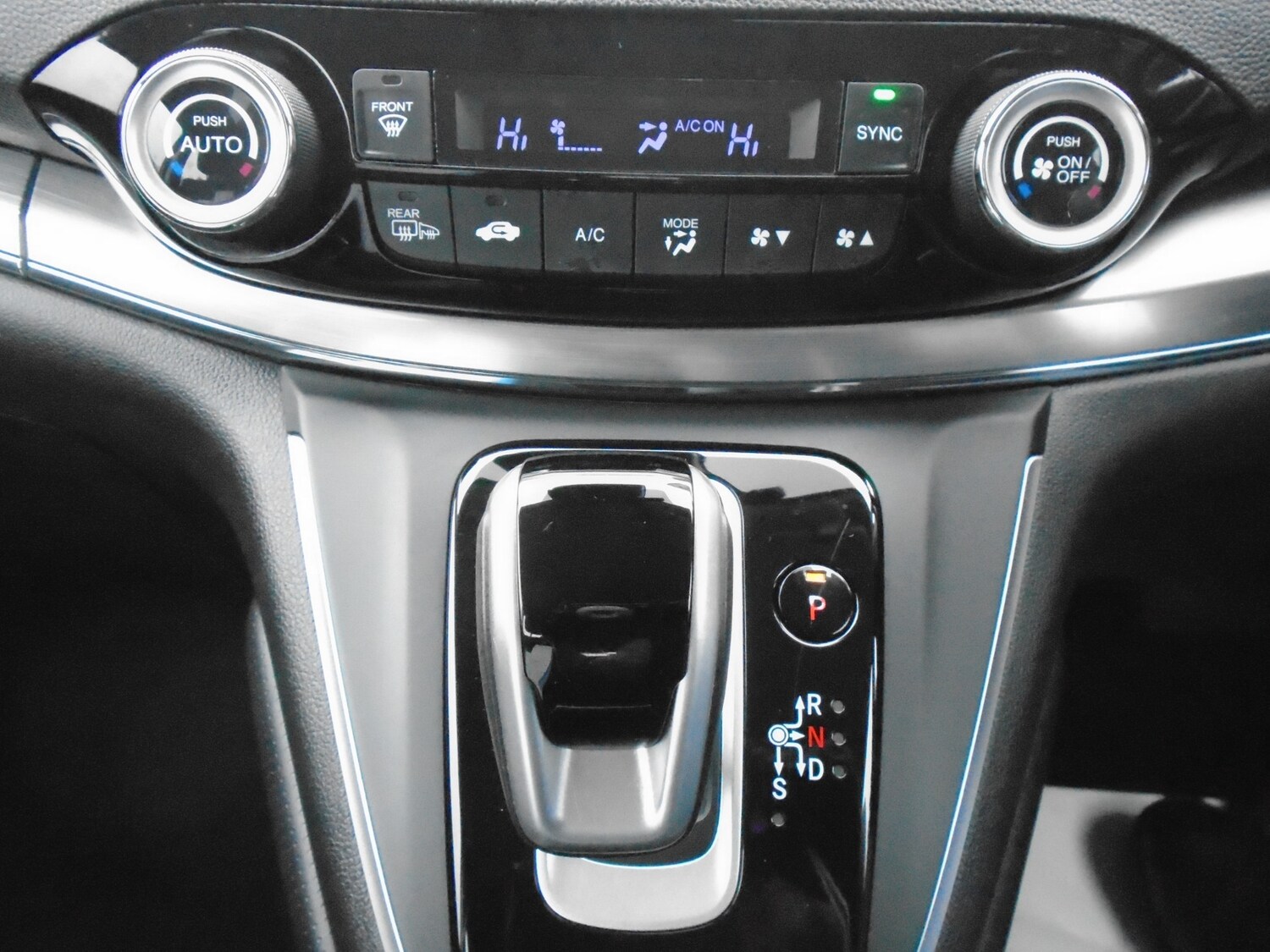 Used Honda CR-V 2015 for sale - 77282771: Photo 15