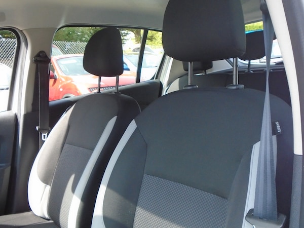 Used Dacia Sandero 2014 for sale - 73986637: Photo 7