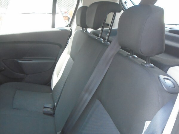 Used Dacia Sandero 2014 for sale - 73986637: Photo 8
