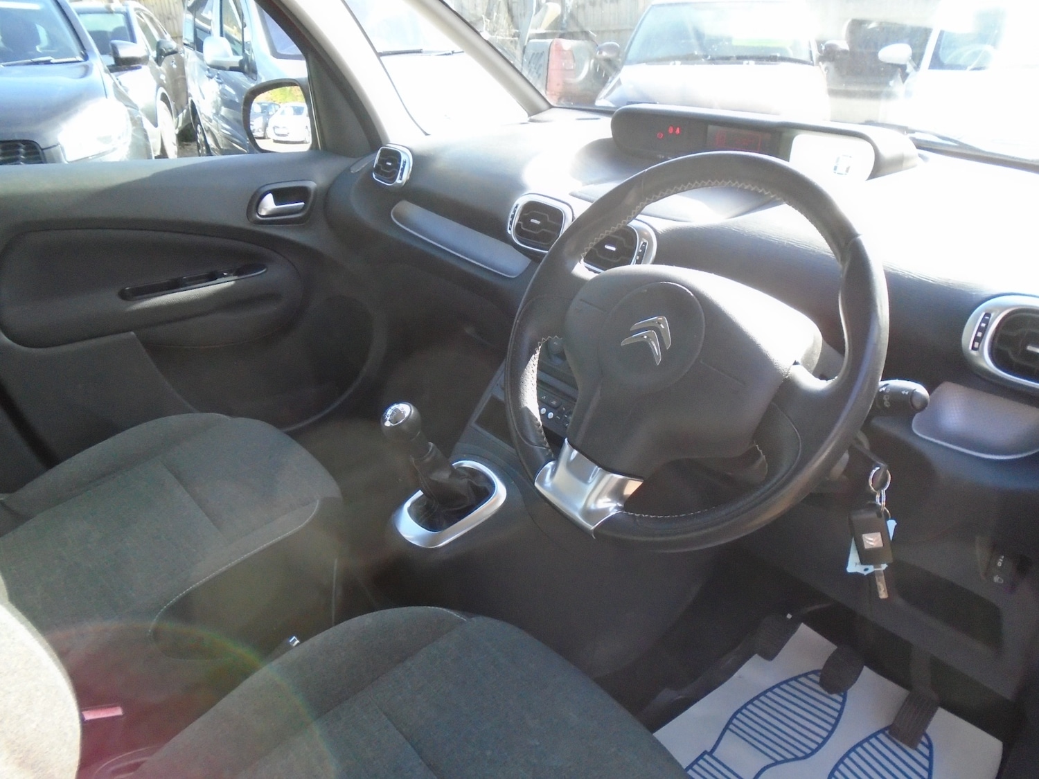 Used Citroen C3 Picasso 2016 for sale - 77729844: Photo 11