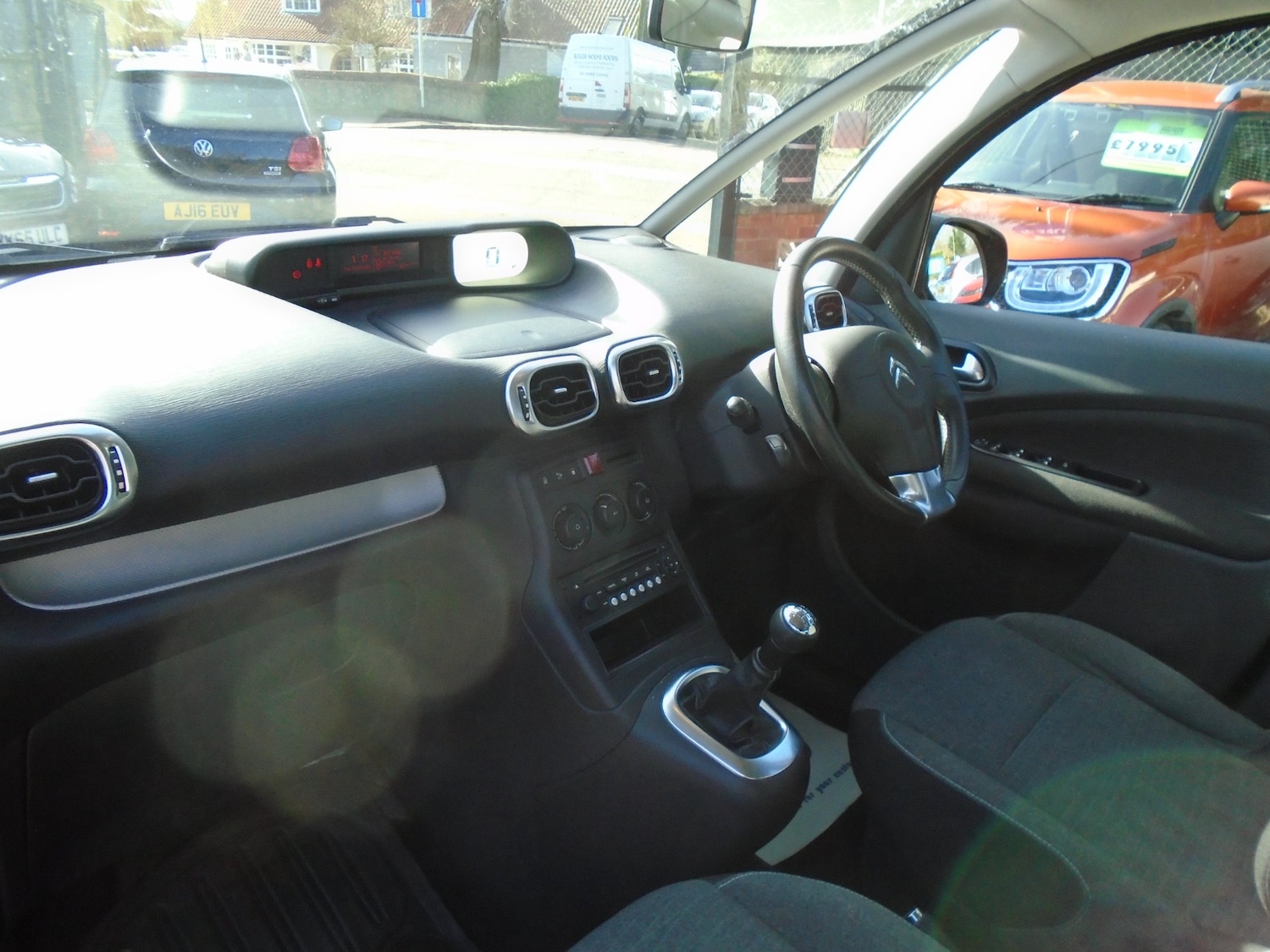 Used Citroen C3 Picasso 2016 for sale - 77729844: Photo 12