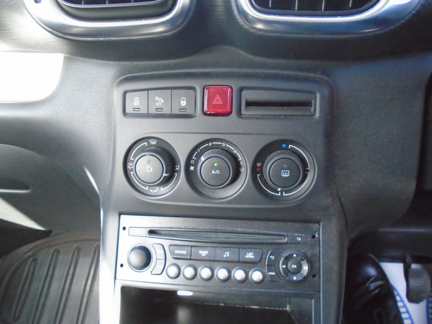 Used Citroen C3 Picasso 2016 for sale - 77729844: Photo 14