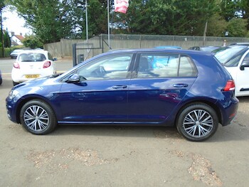 Used Volkswagen Golf 2017 for sale - 75582076: Photo
