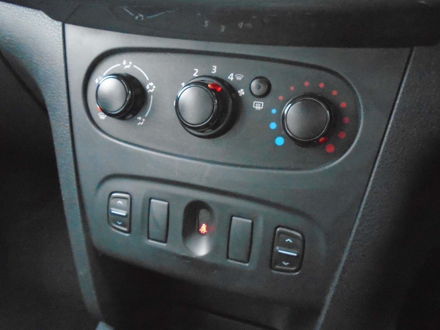 Used Dacia Sandero Stepway 2016 for sale - 77392132: Photo 15