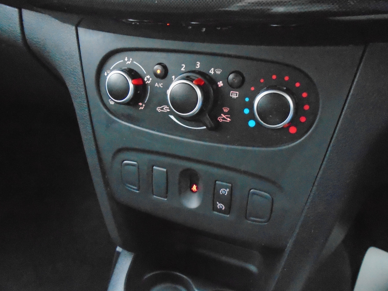 Used Dacia Sandero 2018 for sale - 76879533: Photo 12