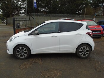 Used Hyundai i10 2020 for sale - 77417449: Photo