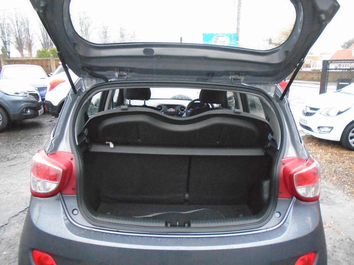 Used Hyundai i10 2015 for sale - 76879093: Photo 8