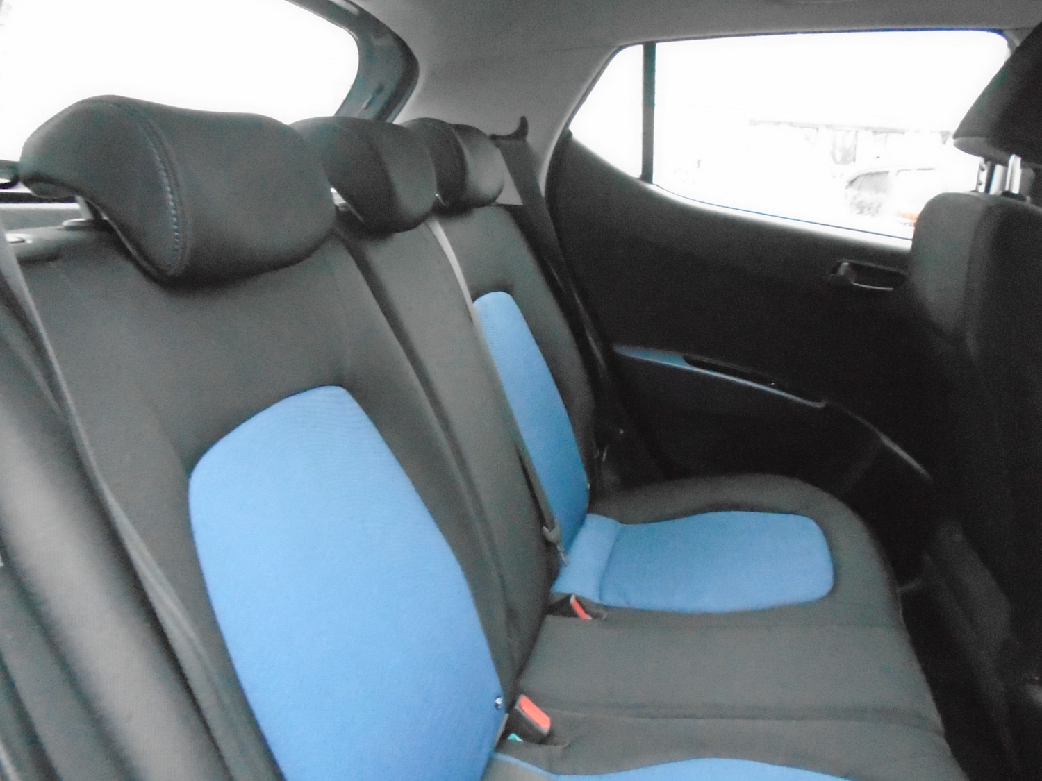 Used Hyundai i10 2015 for sale - 76879093: Photo 9