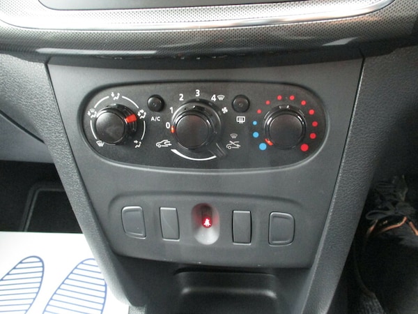Used Dacia Sandero 2019 for sale - 76256941: Photo 29