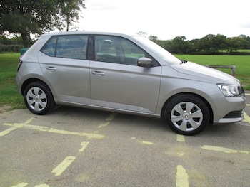 Used Skoda Fabia 2015 for sale - 76192730: Photo
