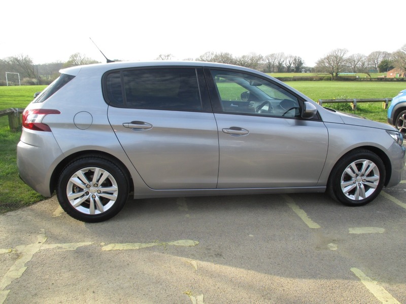Used Peugeot 308 2016 for sale - 77968118: Photo 6