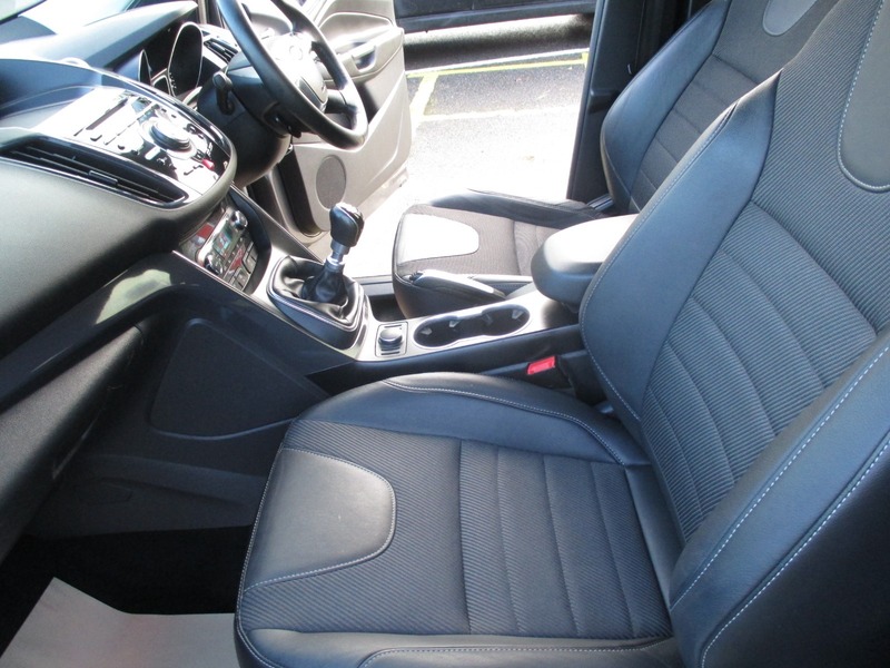 Used Ford Kuga 2015 for sale - 76740899: Photo 32