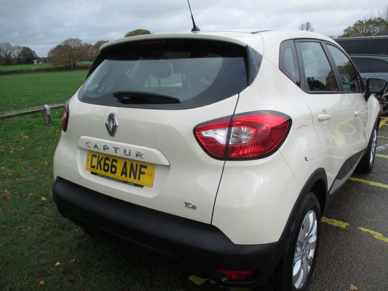 Used Renault Captur 2016 for sale - 76696969: Photo 9