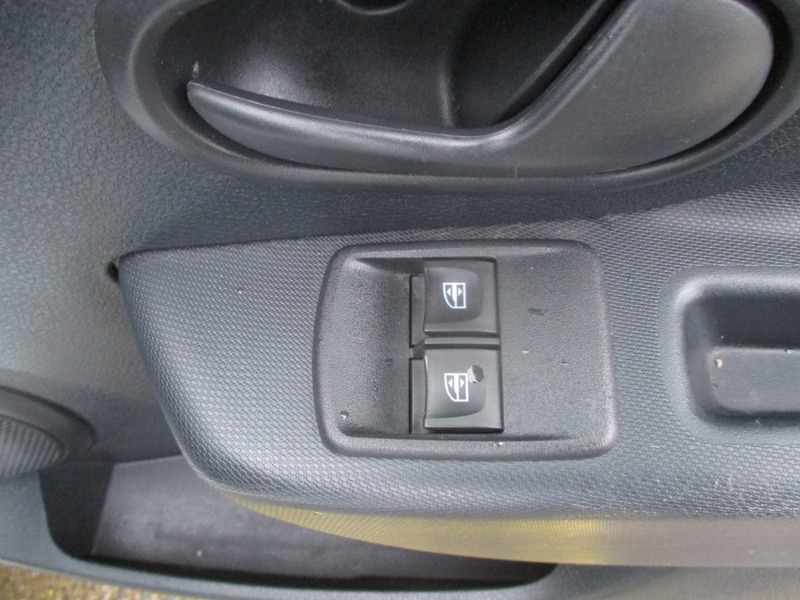 Used Dacia Sandero 2017 for sale - 77189023: Photo 33