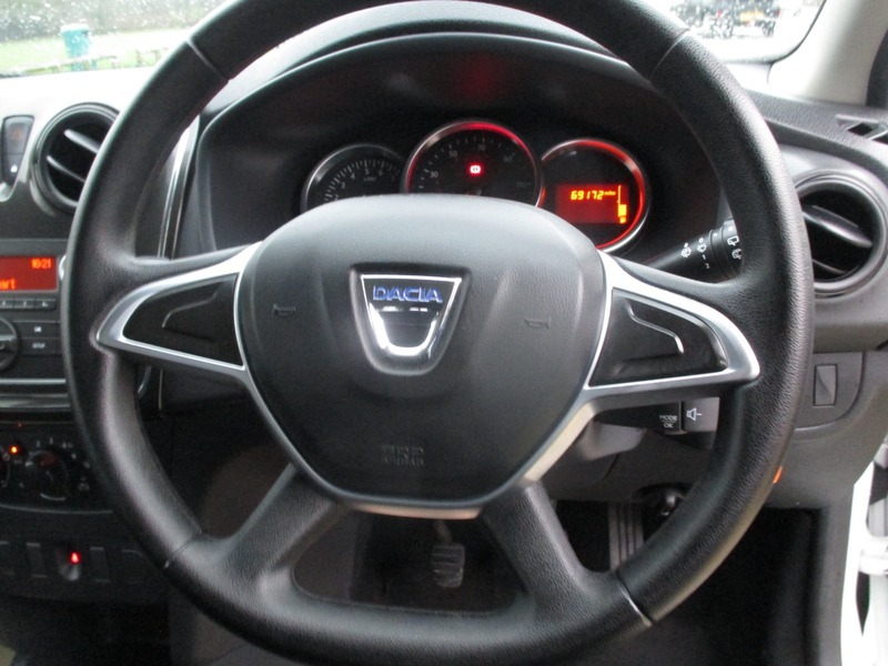 Used Dacia Sandero 2017 for sale - 77189023: Photo 34