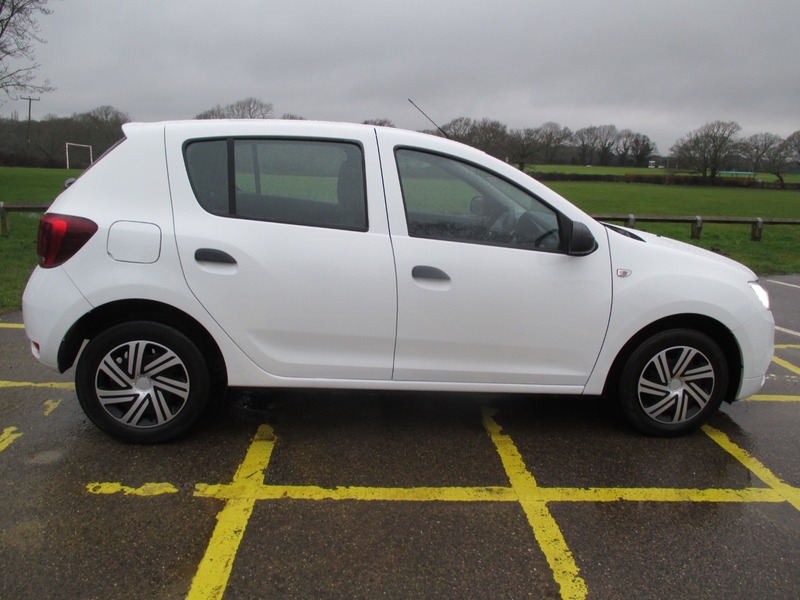 Used Dacia Sandero 2017 for sale - 77189023: Photo 6