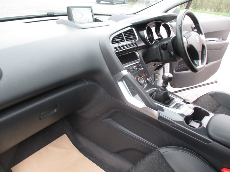 Used Peugeot 3008 2015 for sale - 77494395: Photo 32