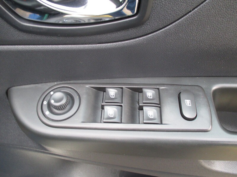 Used Renault Captur 2016 for sale - 76547438: Photo 33