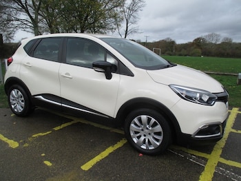 Used Renault Captur 2016 for sale - 76547438: Photo