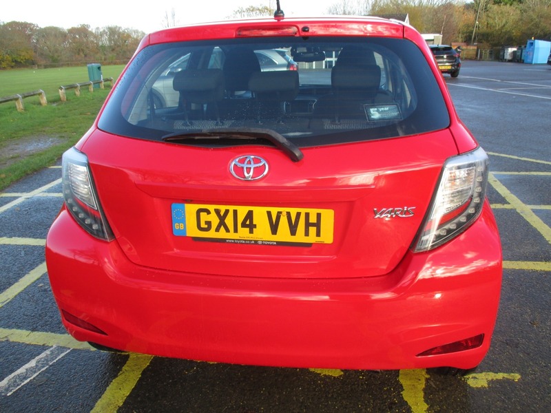 Used Toyota Yaris 2014 for sale - 76768943: Photo 10