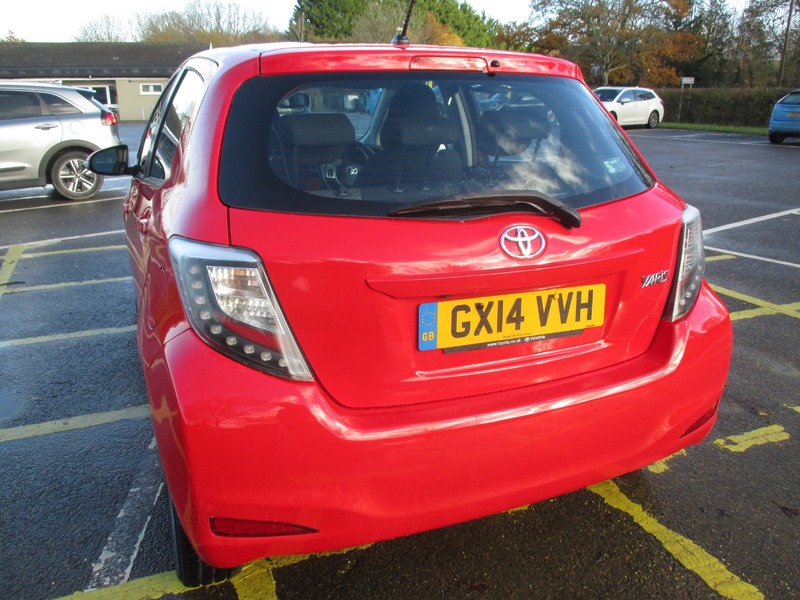 Used Toyota Yaris 2014 for sale - 76768943: Photo 11