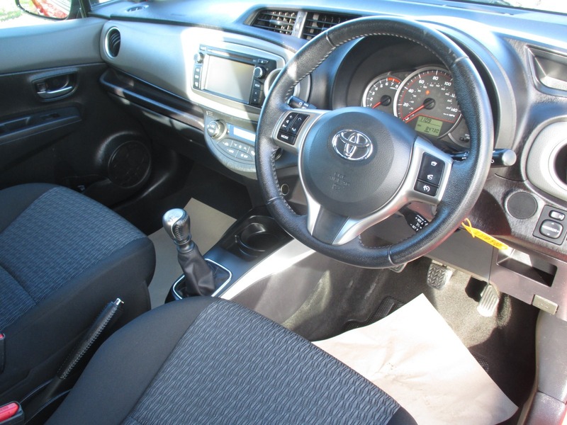 Used Toyota Yaris 2014 for sale - 76768943: Photo 22