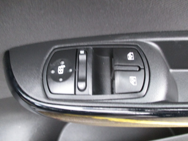 Used Vauxhall Corsa 2017 for sale - 76863608: Photo 32