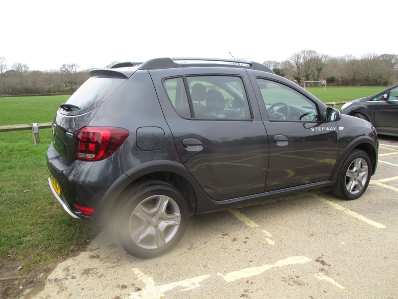 Used Dacia Sandero Stepway 2018 for sale - 77065472: Photo 8