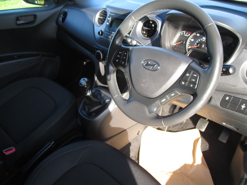 Used Hyundai i10 2018 for sale - 76696964: Photo 24