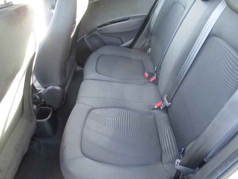 Used Hyundai i10 2018 for sale - 76696964: Photo 30