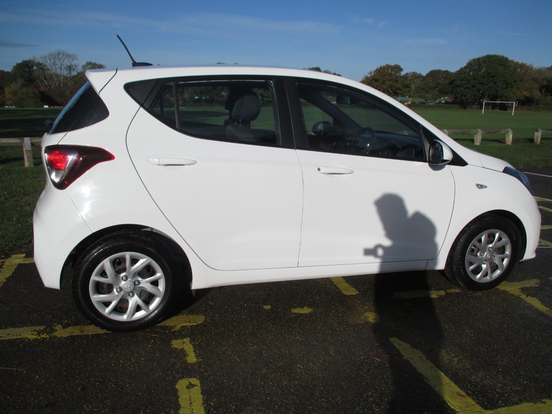Used Hyundai i10 2018 for sale - 76696964: Photo 7