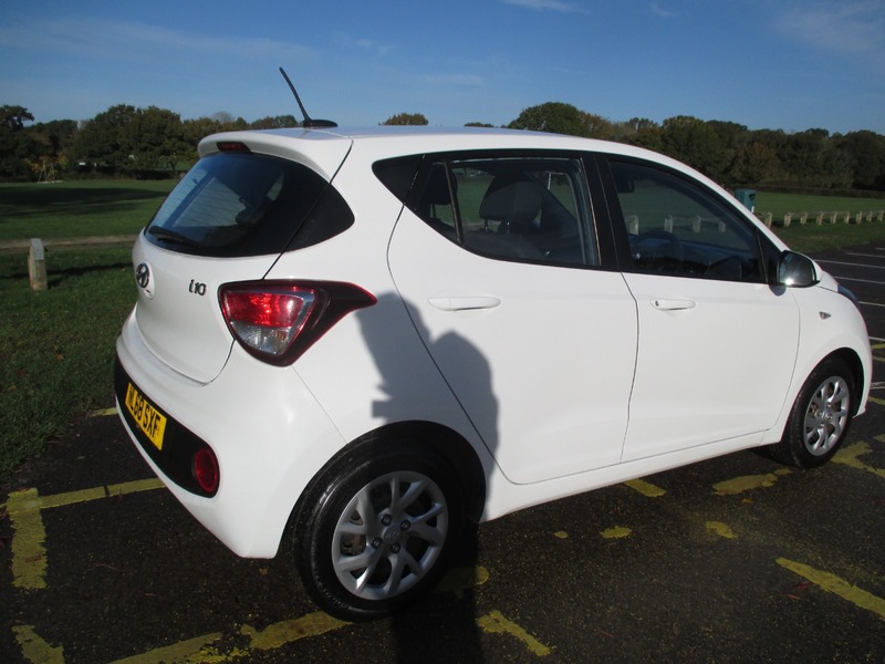 Used Hyundai i10 2018 for sale - 76696964: Photo 8