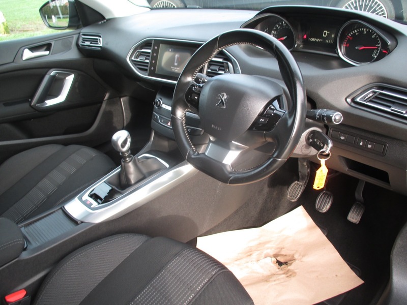 Used Peugeot 308 2016 for sale - 77981712: Photo 24