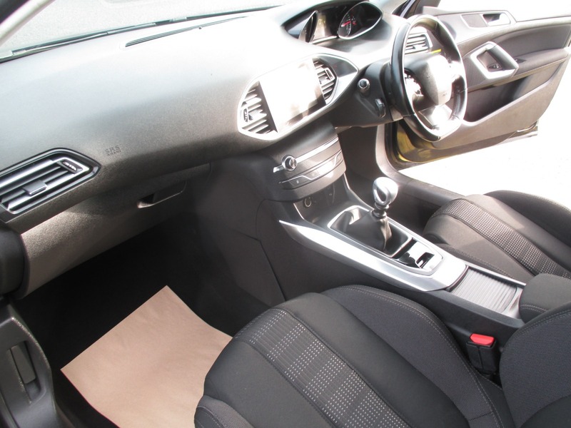 Used Peugeot 308 2016 for sale - 77981712: Photo 32