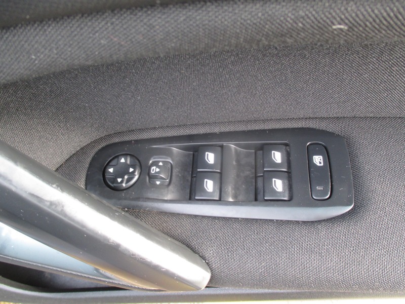 Used Peugeot 308 2016 for sale - 77981712: Photo 35