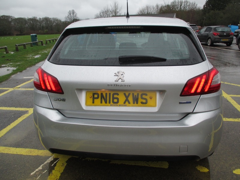 Used Peugeot 308 2016 for sale - 77384925: Photo 10