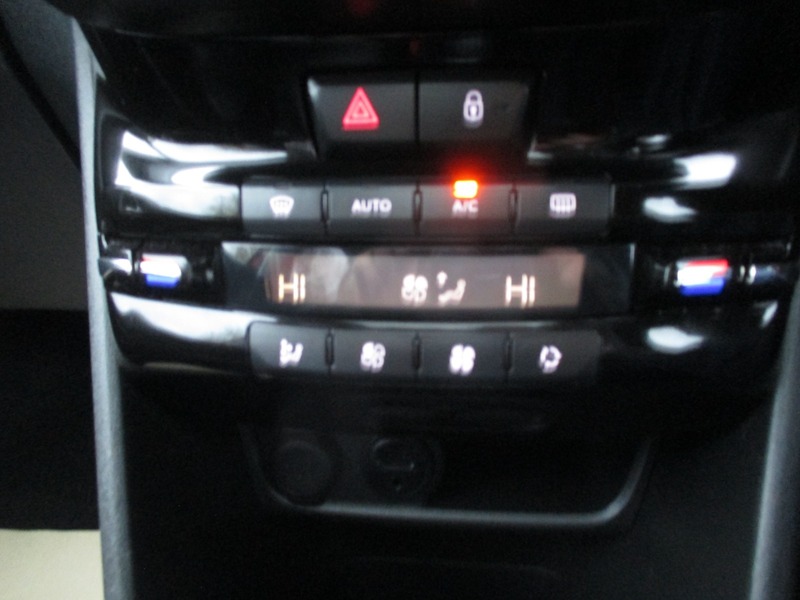 Used Peugeot 2008 2017 for sale - 76696980: Photo 45